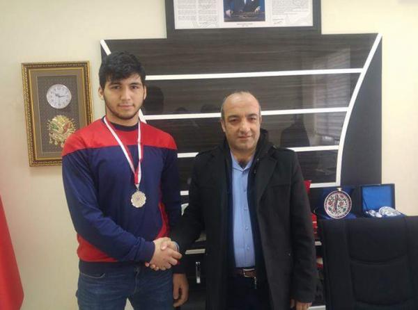 Öğrencimiz Yunus Emre BAKIR Genç Erkekler Serbest Güreş Müsabakasında Bursa 1. olmuştur.