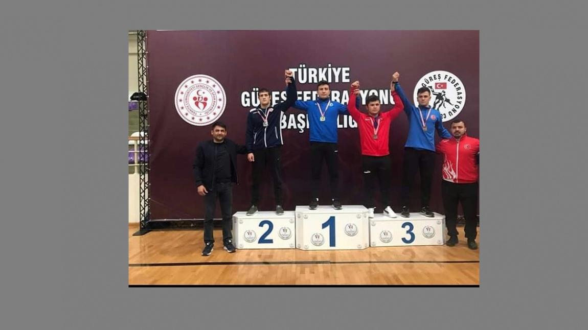 Güreşci Öğrencimiz Osman İrfan Alpat Türkiye 3.sü...
