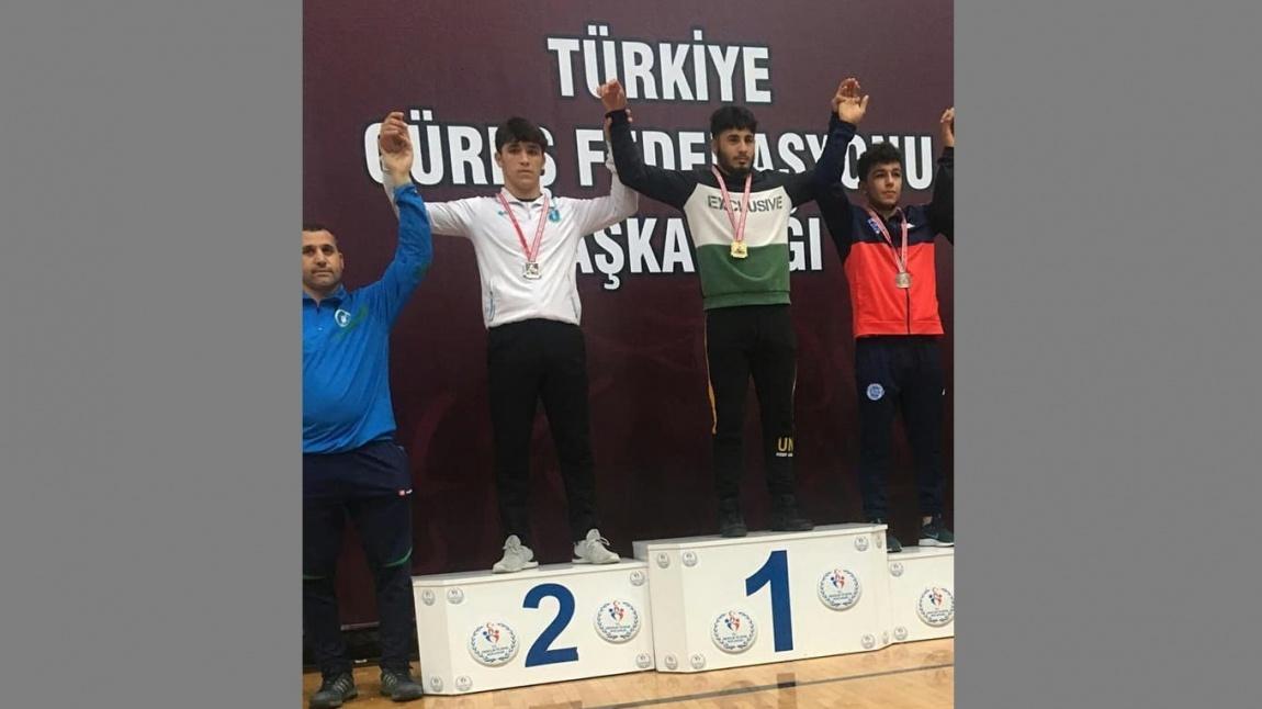 Güreşci Öğrencimiz Erkan ŞAHİN Türkiye 2.si...